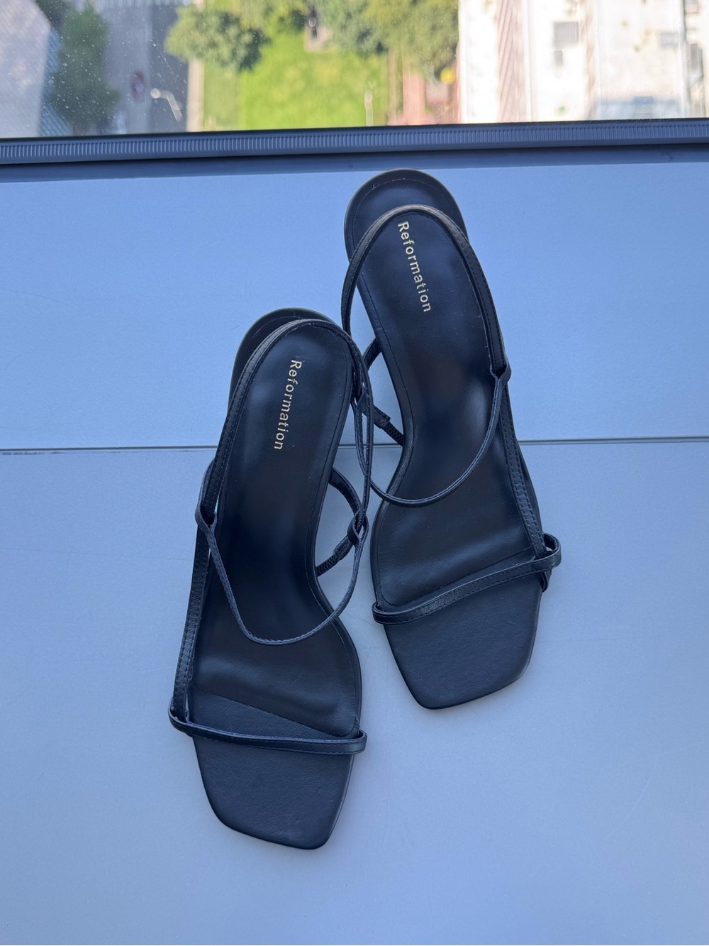 Reformation Serenity Bare Sandal Black Leather Size 7 - Picture 4 of 9